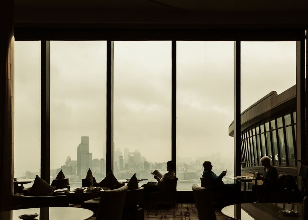 运动员观礼大合影，张雨霏C位，潘展乐站后排，马龙陈梦合影曝光 体育天团见证前史时间